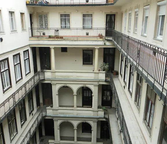 Daire Near The Heroes Square *