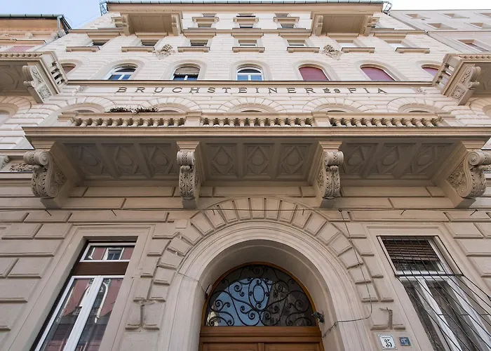 Daire Near The Heroes Square *