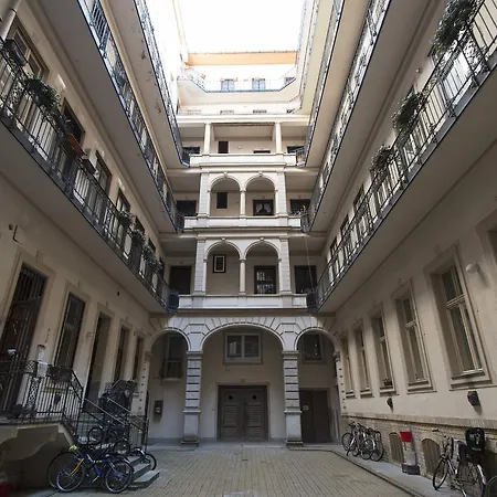 Near The Heroes Square Διαμέρισμα Βουδαπέστη