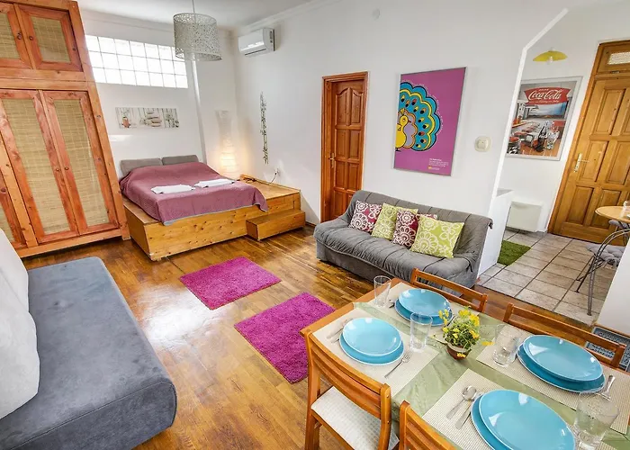 Near The Heroes Square Apartment